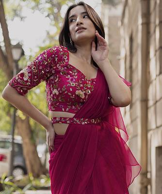 Pink organza plain saree with embroidered blouse & belt 3