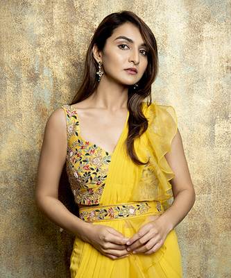 Yellow organza plain saree with embroidered blouse & belt 4