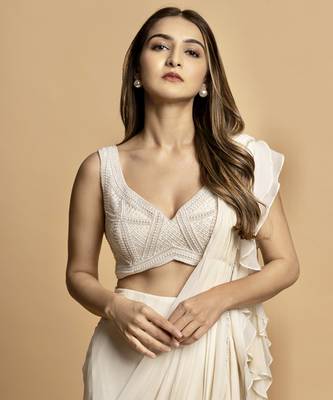 White georgette plain saree with embroidered blouse & belt 3