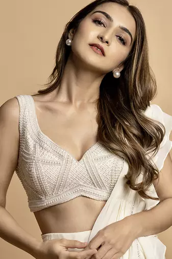 White georgette plain saree with embroidered blouse & belt