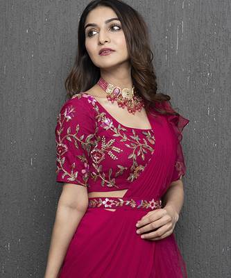 Pink organza plain saree with embroidered blouse & belt 4