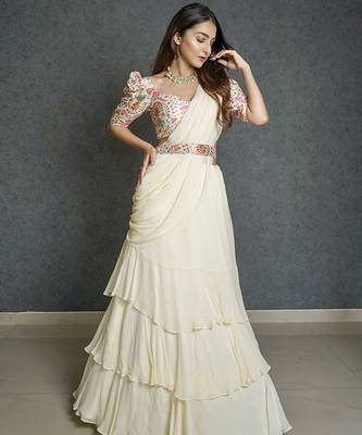 White georgette plain saree with printed blouse 4