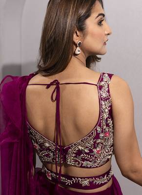 Wine organza plain saree with embroidered blouse & belt 5