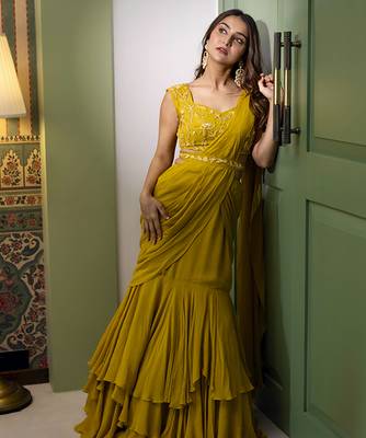 Yellow organza plain saree with embroidered blouse & belt 2