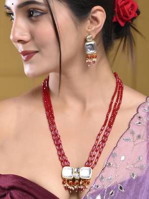 Red & pink beaded gold necklace & earrings set 1