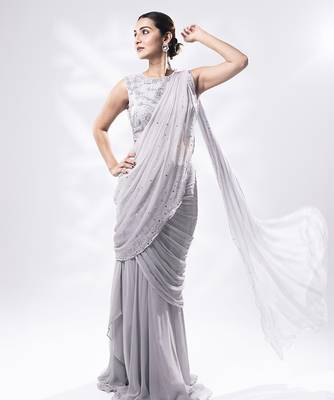 Lilac georgette plain saree with embroidered blouse 2