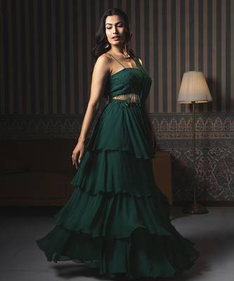 Green georgette plain saree with embroidered blouse 4