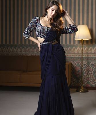 Navy blue georgette plain saree with embroidered blouse & belt 4
