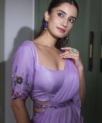 Purple chinnon plain saree with embroidered blouse & belt 5