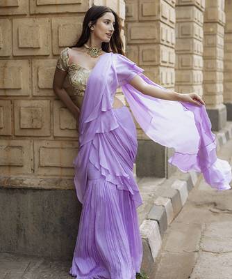Lilac chinnon plain saree with embroidered blouse & belt 3