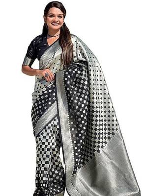Black silk blend saree with blouse 2