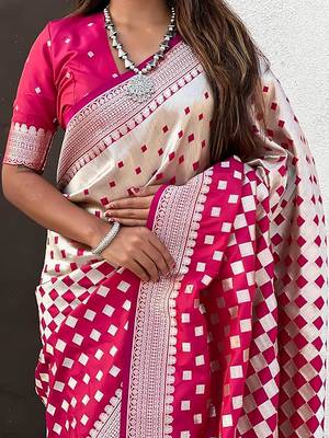 Pink silk blend saree with blouse 5