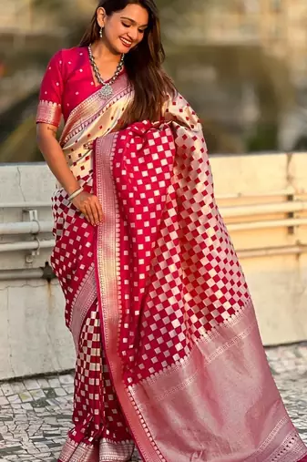 Red silk blend saree with blouse
