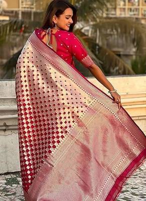 Red silk blend saree with blouse 3