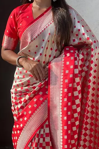 Red silk blend saree with blouse