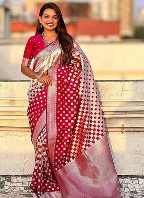 Red silk blend saree with blouse 5