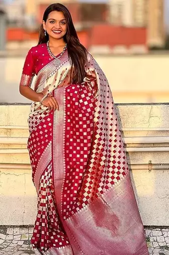 Red silk blend saree with blouse
