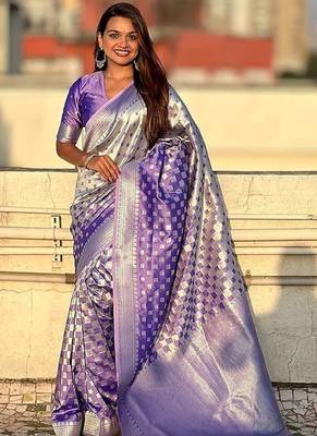 Blue silk blend saree with blouse 4