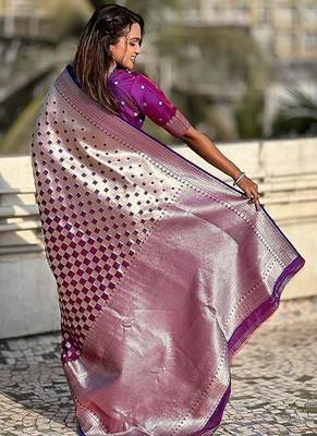 Purple silk blend saree with blouse 5
