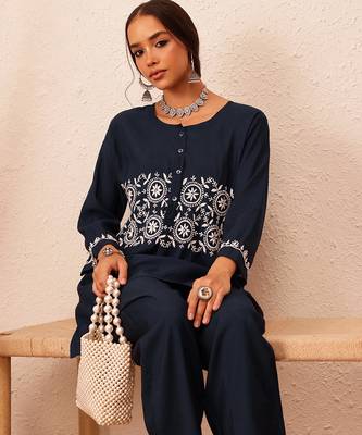 Hand embroidered navy blue cotton lucknowi chikankari co-ord set 5