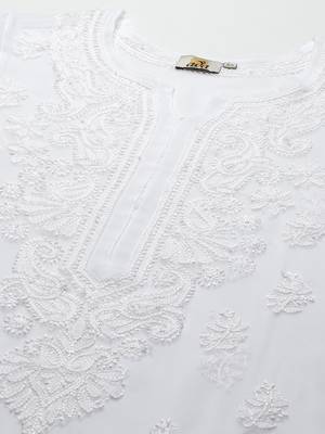 Hand embroidered white georgette lucknowi chikankari kurta set with slip 5