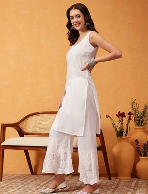 Hand embroidered white georgette lucknowi chikankari kurta set with slip 7