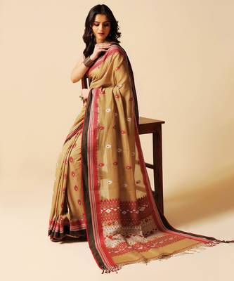 Beige hand woven cotton saree 5