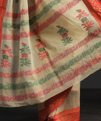 Beige hand woven cotton saree 5