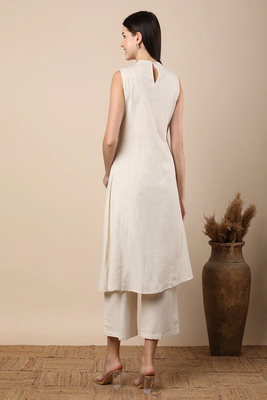 Off white colour with emboidery with khadi cotton stitch for women 3
