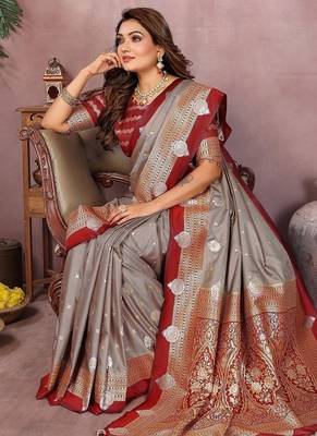 Grey Color Zari Weaving Kalamkari Silk Saree 3
