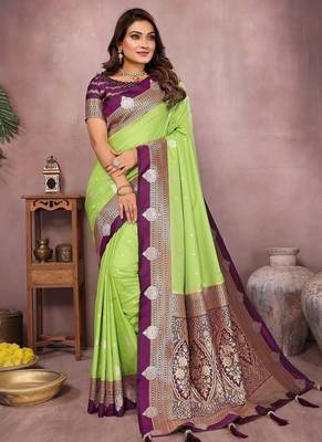 Parrot Green Color Zari Weaving Kalamkari Silk Saree 1