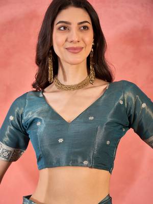 Blue silk blend jacquard saree with unstitched blouse piece 4