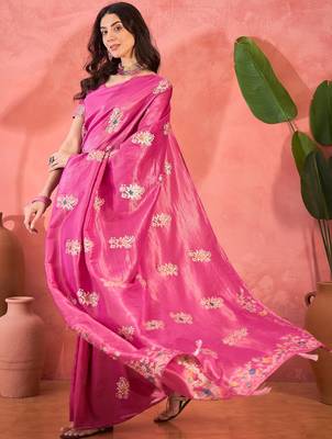 Pink silk blend jacquard saree with unstitched blouse piece 2