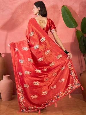 Red silk blend jacquard saree with unstitched blouse piece 3