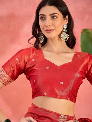 Red silk blend jacquard saree with unstitched blouse piece 4