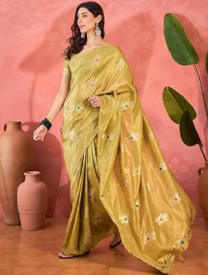 Yellow silk blend jacquard saree with unstitched blouse piece 2