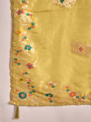 Yellow silk blend jacquard saree with unstitched blouse piece 5