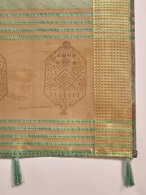 Green organza jacquard saree with unstitched blouse piece 5