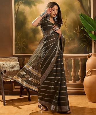 Black organza jacquard saree with unstitched blouse piece 2