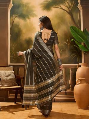 Black organza jacquard saree with unstitched blouse piece 3