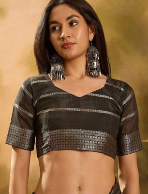 Black organza jacquard saree with unstitched blouse piece 4