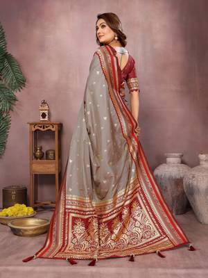 Grey Color Zari Weaving Handloom Kalamkari Silk Saree 4