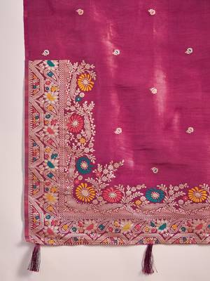 Pink silk blend jacquard saree with unstitched blouse piece 5