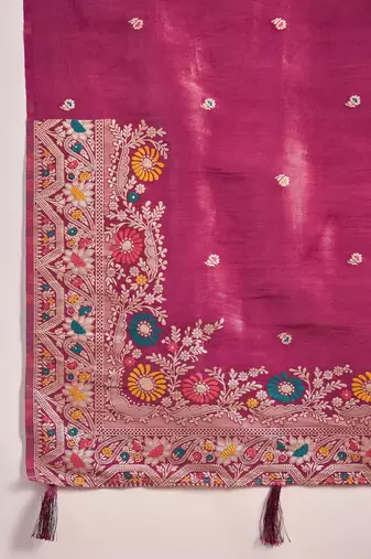 Pink silk blend jacquard saree with unstitched blouse piece
