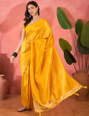 Yellow silk blend jacquard saree with unstitched blouse piece 2