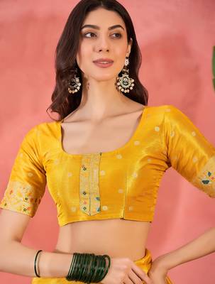 Yellow silk blend jacquard saree with unstitched blouse piece 4
