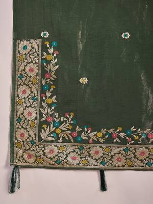 Green silk blend jacquard saree with unstitched blouse piece 5