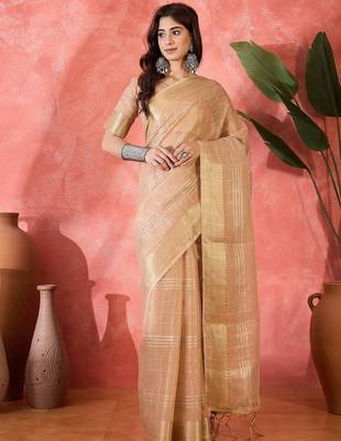 Beige organza jacquard saree with unstitched blouse piece 1