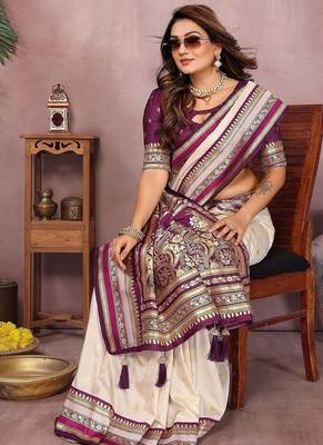 Off White Color Zari Weaving Handloom Kalamkari Silk Saree 2