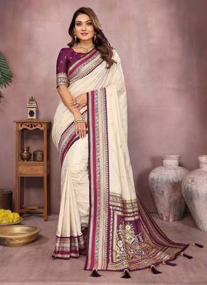 Off White Color Zari Weaving Handloom Kalamkari Silk Saree 3